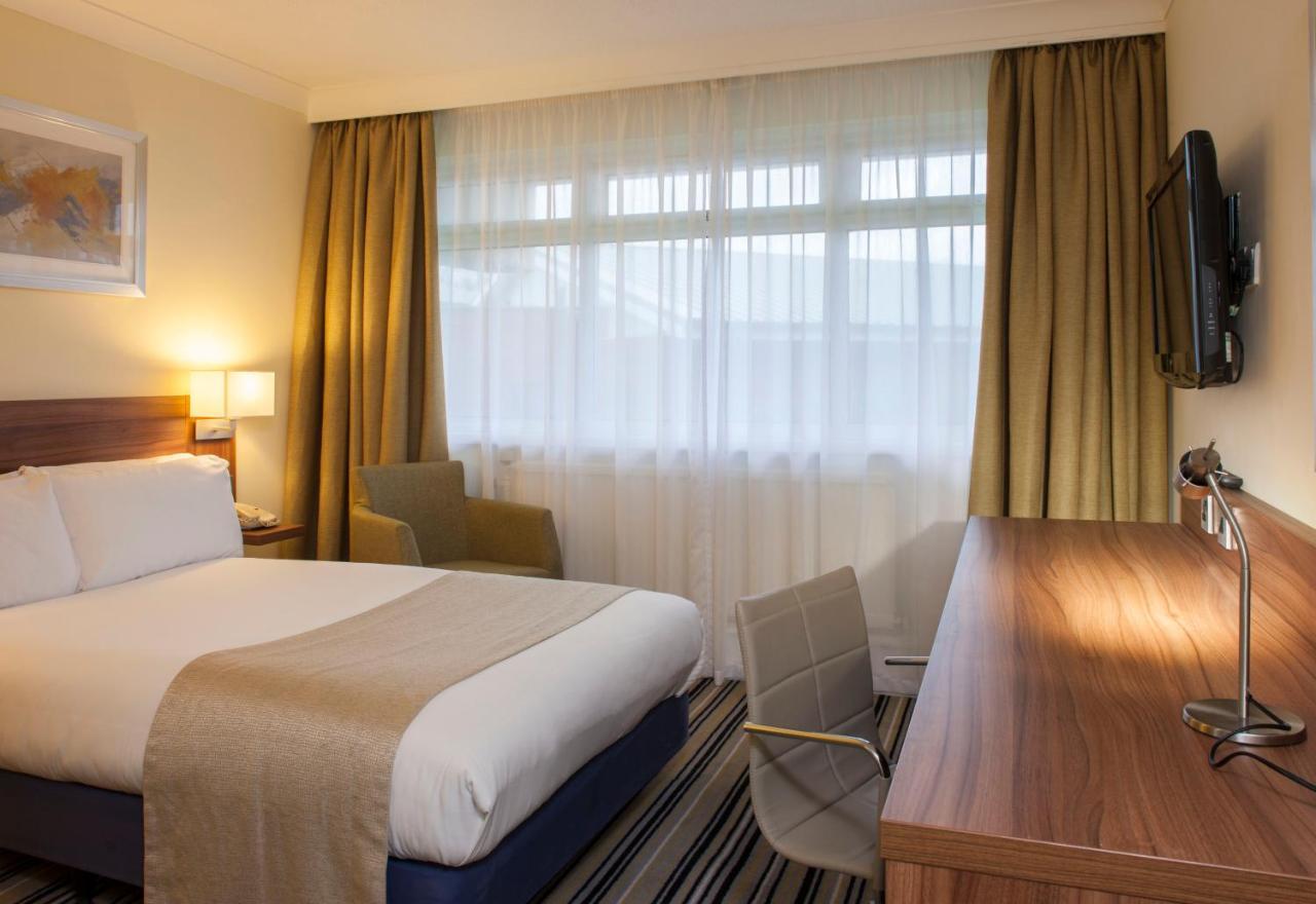 Holiday Inn Warrington By Ihg Экстерьер фото