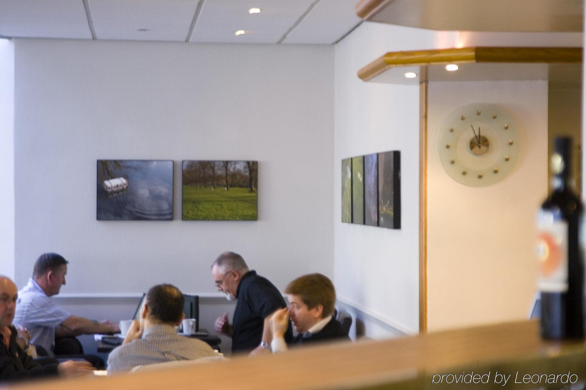 Holiday Inn Warrington By Ihg Экстерьер фото