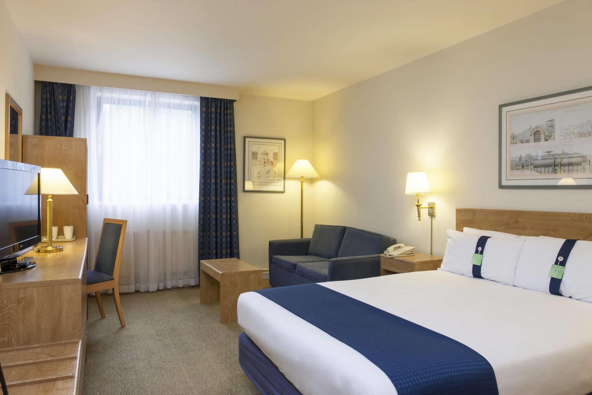 Holiday Inn Warrington By Ihg Экстерьер фото